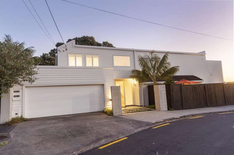 83 Ngataringa Road Devonport_26