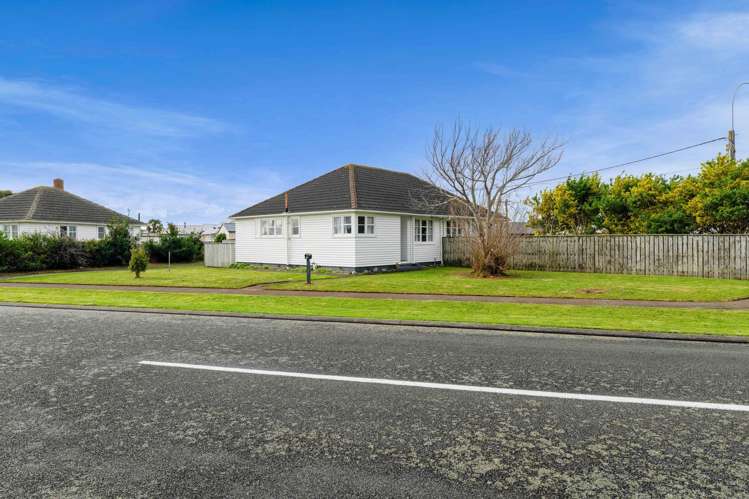 1 Vogel Street + 2 Laurent VC Street Hawera_14