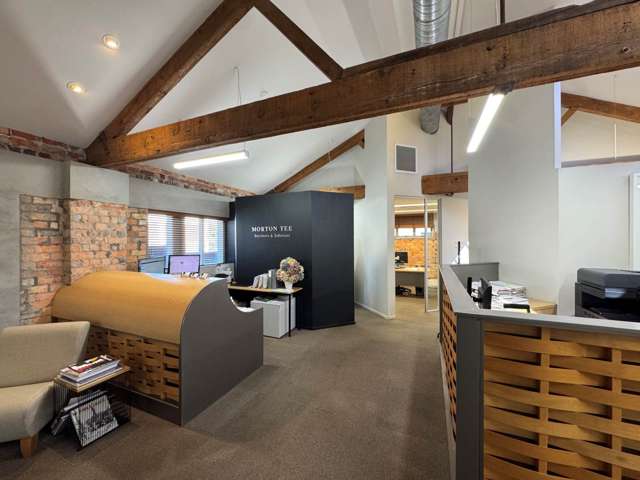 RARE TAKAPUNA CHARACTER OFFICE - ACT FAST