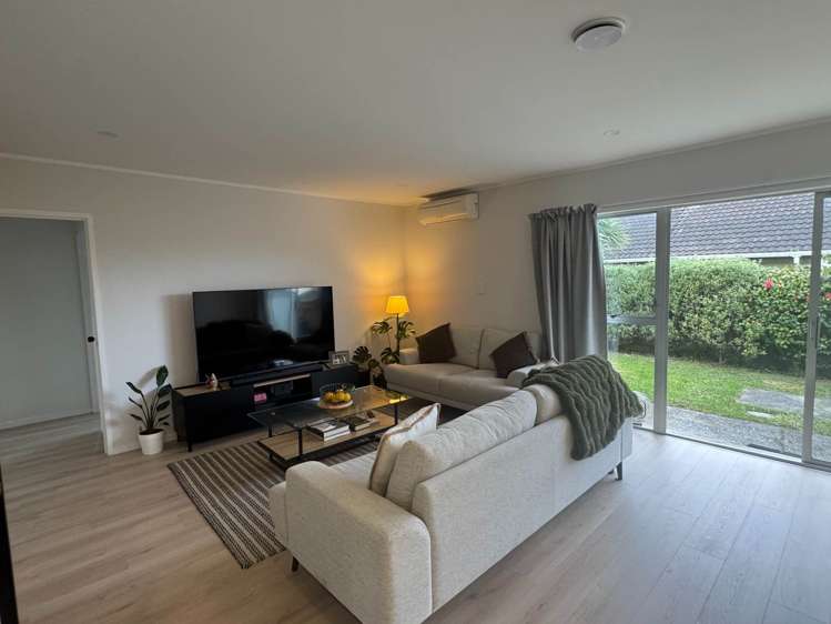 1/957A Beach Road Torbay_5