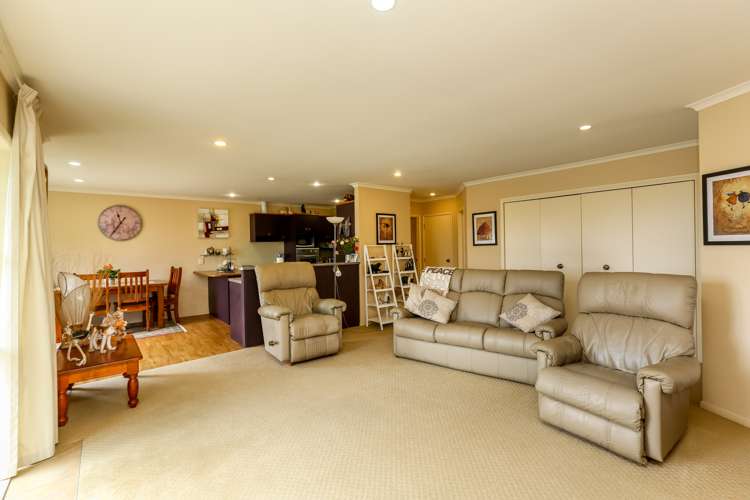 8 Maple Crescent Whalers Gate_10
