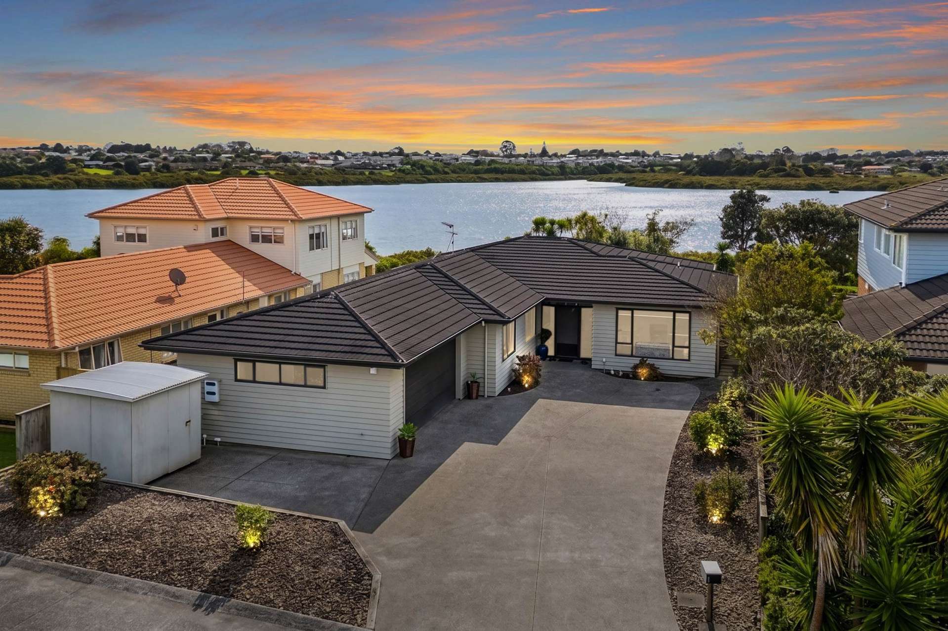 8 Brechin Place Wattle Downs_0