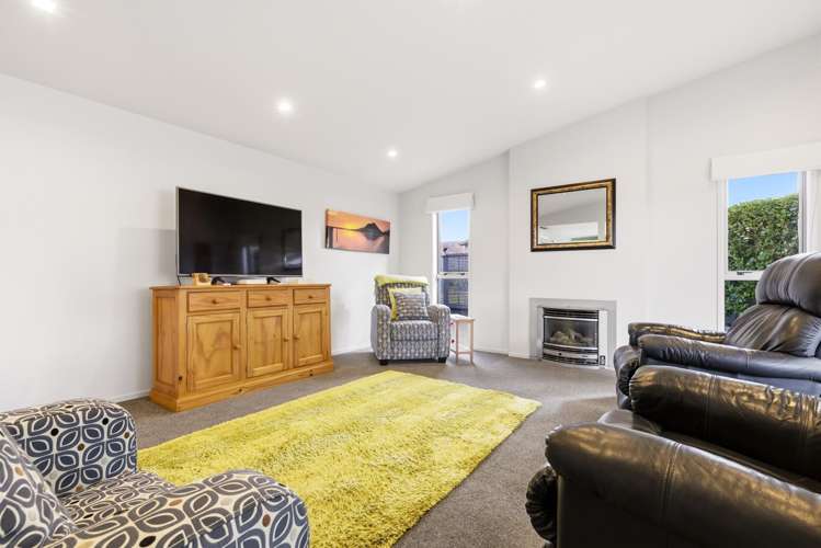 8 Lochaber Drive_3