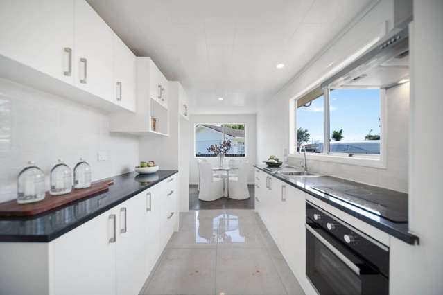 17 Sandrine Avenue Clover Park_3