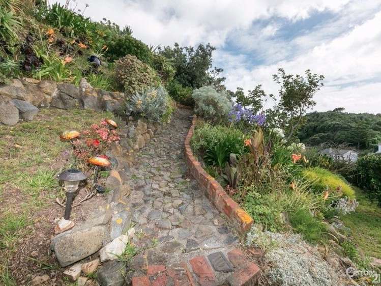 8 Bowes Crescent Strathmore Park_5