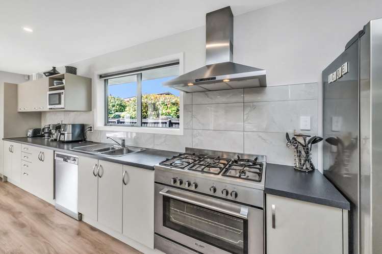 17 Pahau Place Cracroft_6