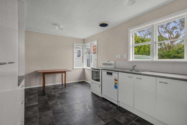 162 Wellington Road Wainuiomata_9