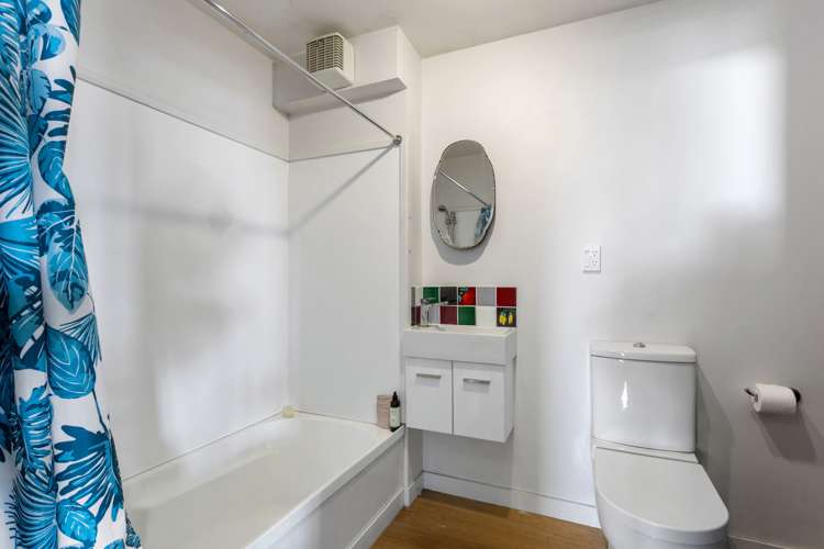 4h/121 Newton Road Eden Terrace_14