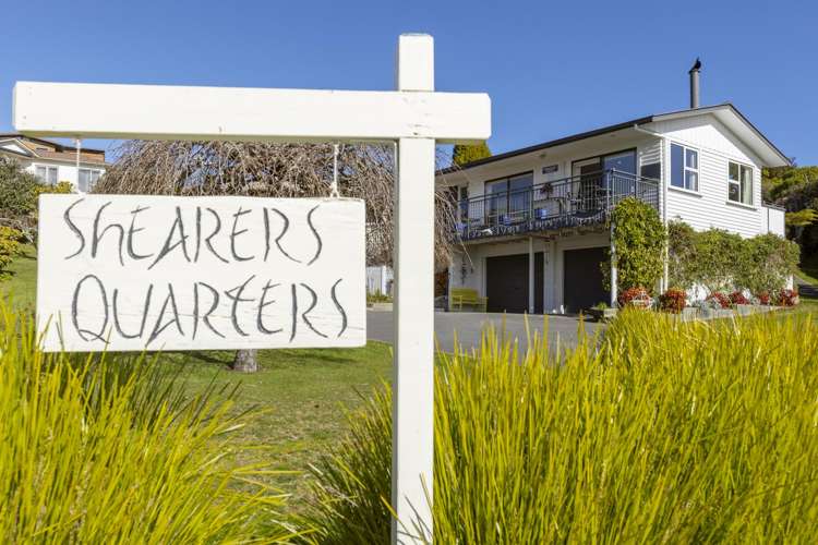 11 Earle Place Acacia Bay_18