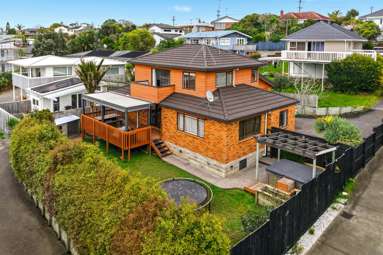 2/121 Forrest Hill Road_3