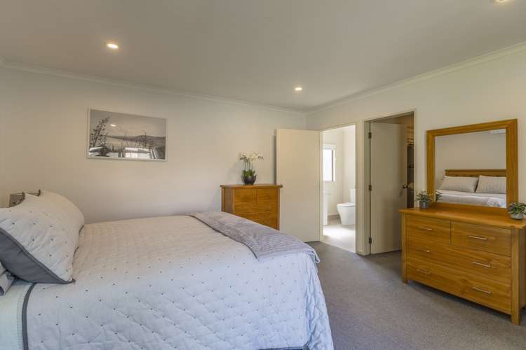 94 Weggery Drive Waikanae Beach_11