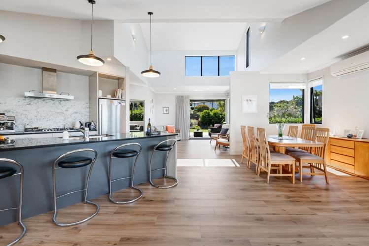 57 The Ritz Orewa_14