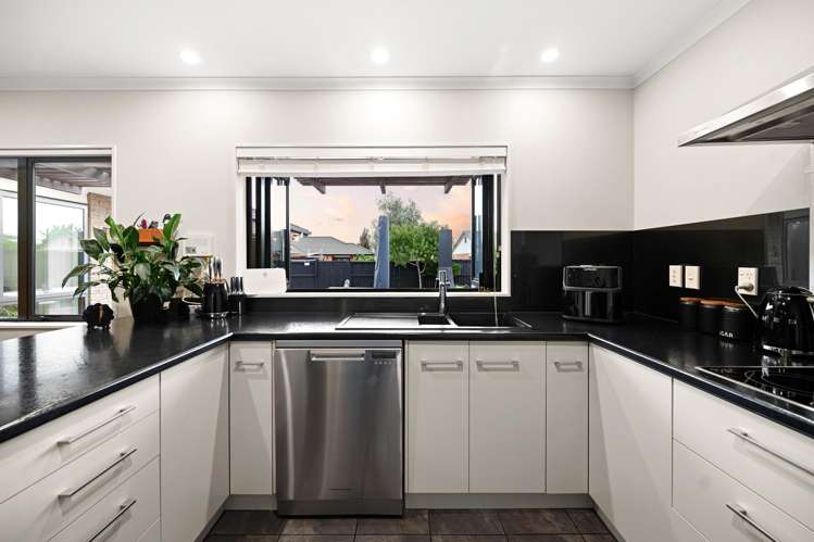 12 Ebony Court Rototuna North_7