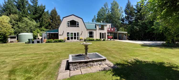 895 Old Coach Road Gore Surrounds_1