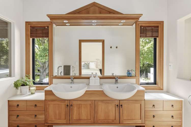 203 Athlone Drive Cambridge_18