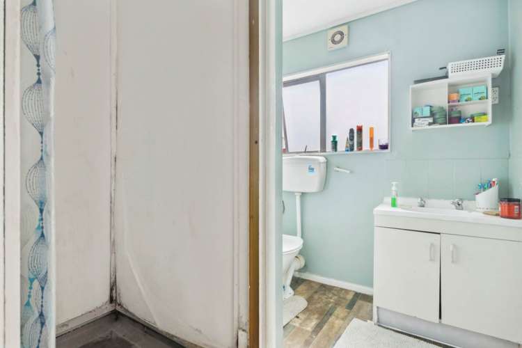 696 Massey Road Mangere_21