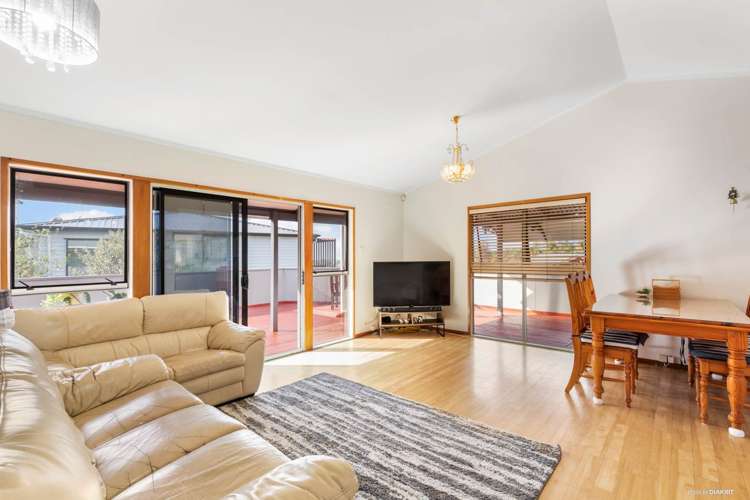 84 Langana Avenue Browns Bay_2