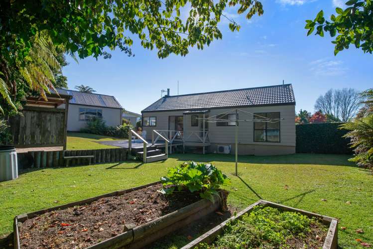 10 Campbell Place Pukehangi_13