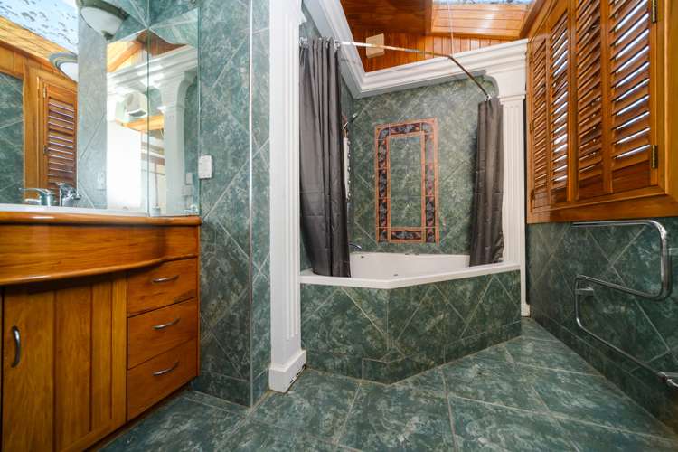 310 College Street West End_14