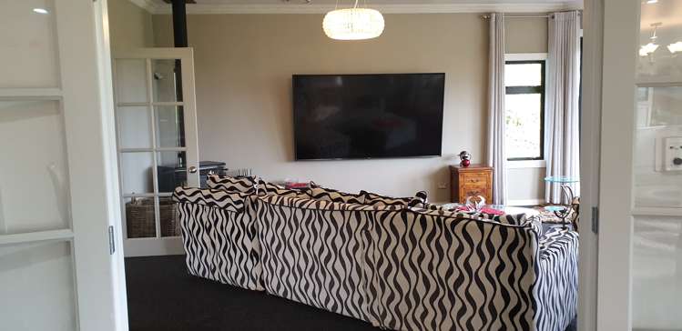 1343 Devon Road Waitara_14