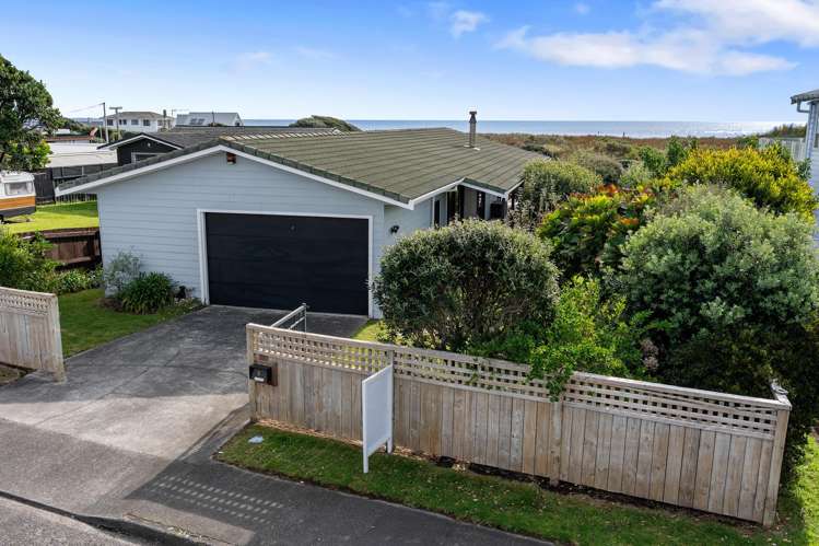 9 Moana Street Otaki Beach_13