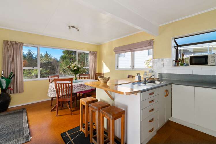 14 Deborah Place Mangakakahi_3