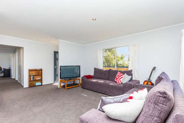 2/161 Bruce Mclaren Road Henderson_6