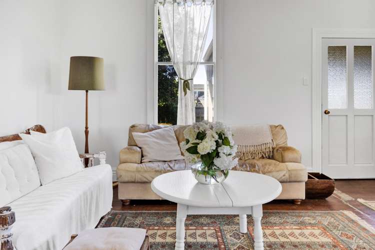 207 Egmont Street Patea_9