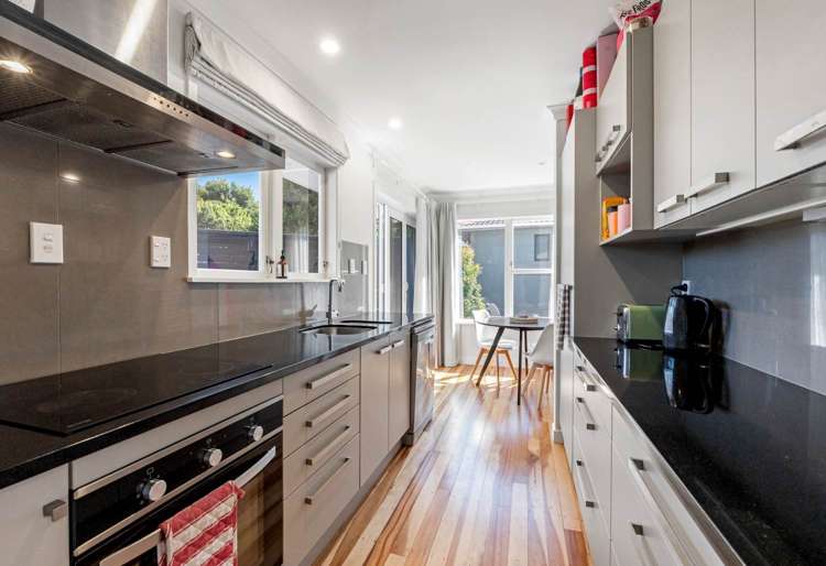 11 Quibray Place Botany Downs_5