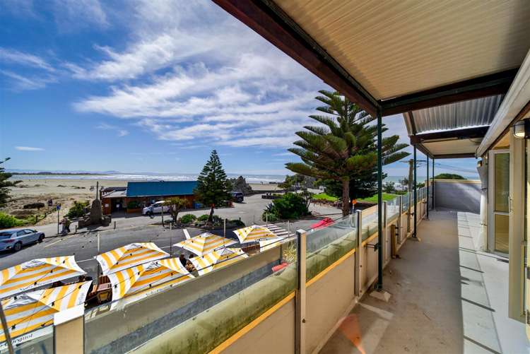 22A & 22B Esplanade Sumner_12