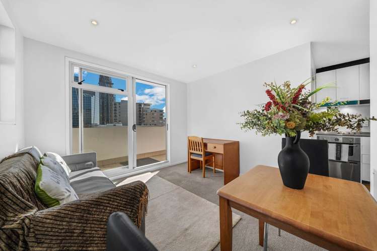 9B/32 Eden Crescent City Centre_0