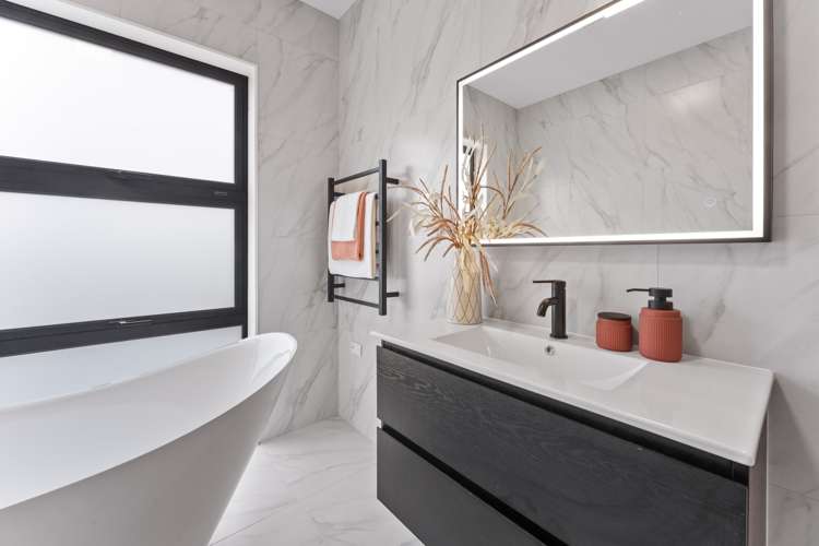 4 Korowhiti Road Clarks Beach_21