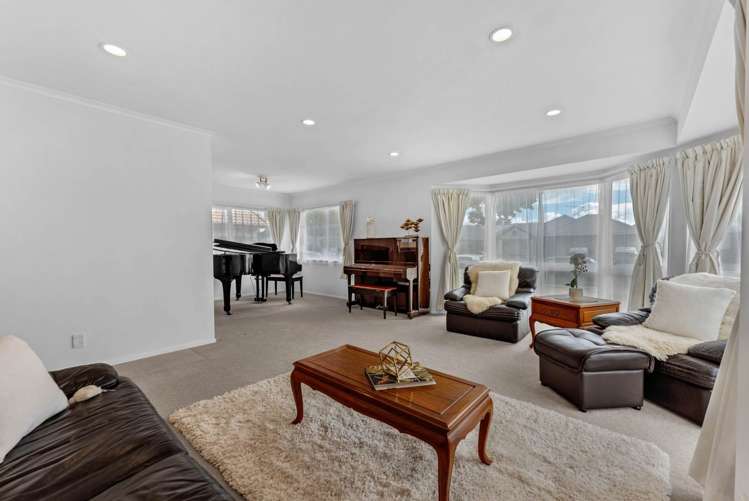 8 Headcorn Place Botany Downs_4