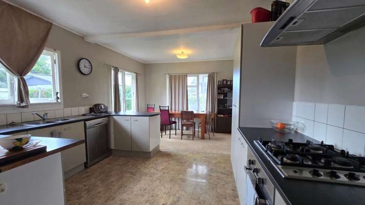 11 Aroha View Avenue Te Aroha_6