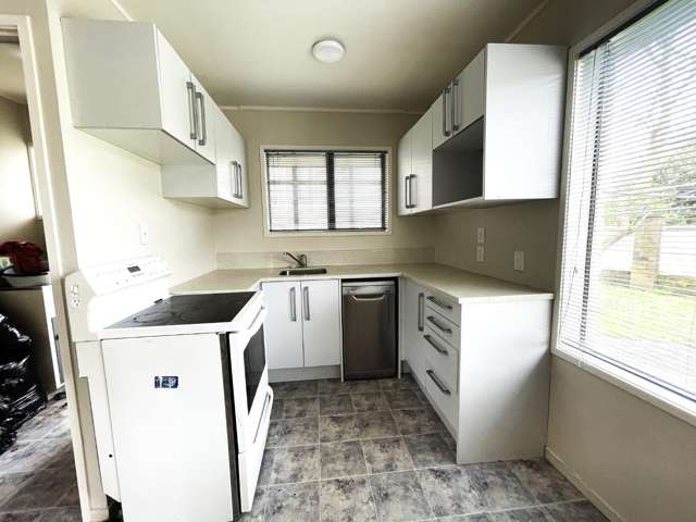 2/6 Papatahi Place Henderson_3