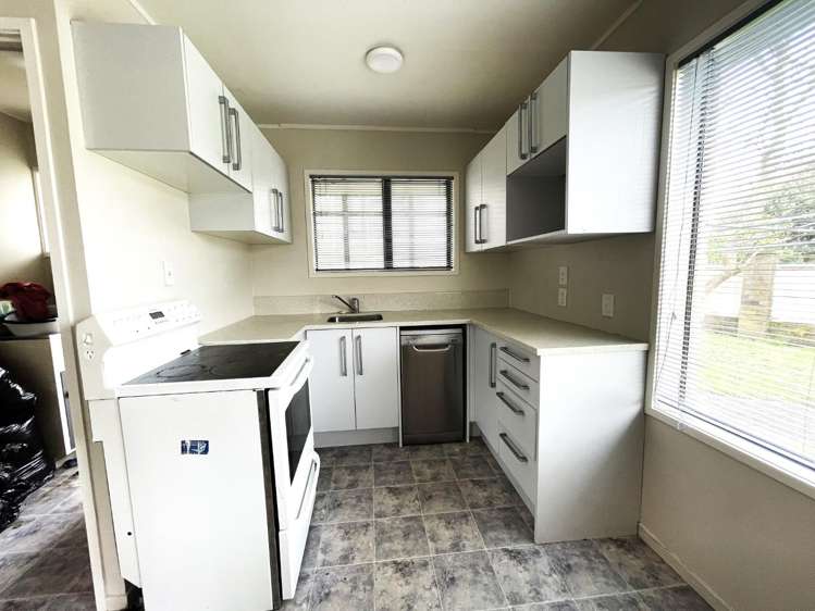 2/6 Papatahi Place Henderson_3