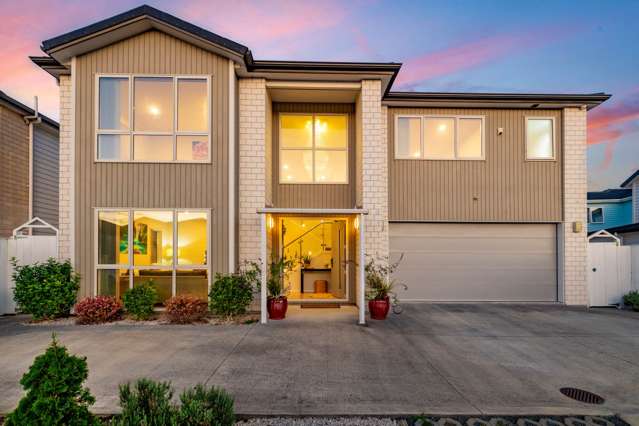 Luxury, Comfort & Master Builder Guarantee!