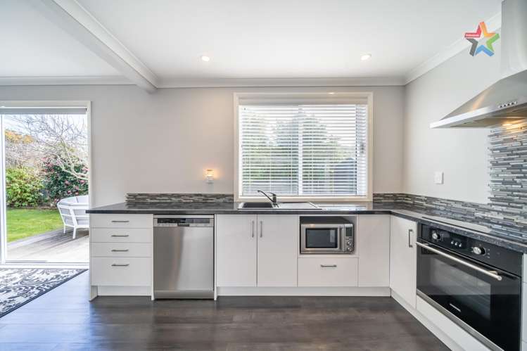 7 Titoki Street Alicetown_12