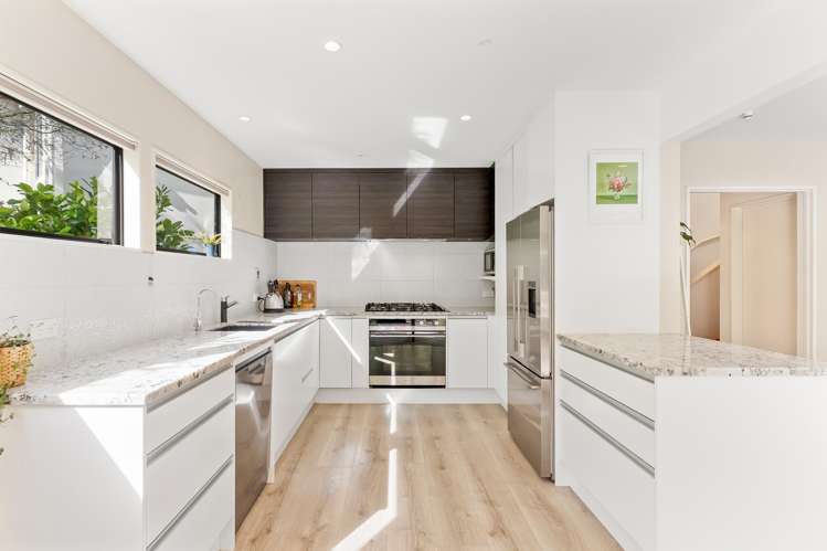 1/12 Herons Way Northcote_8
