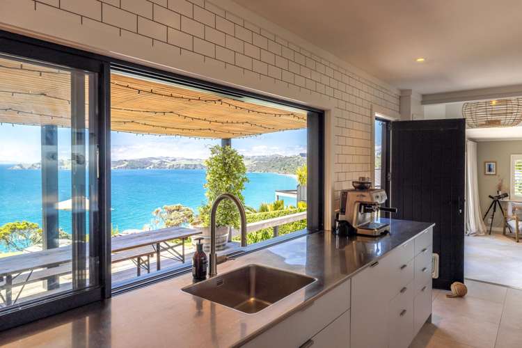 332 Sea View Road Onetangi_12