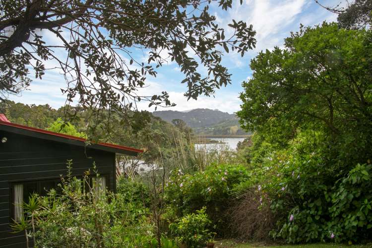 229 Victory Road Laingholm_17