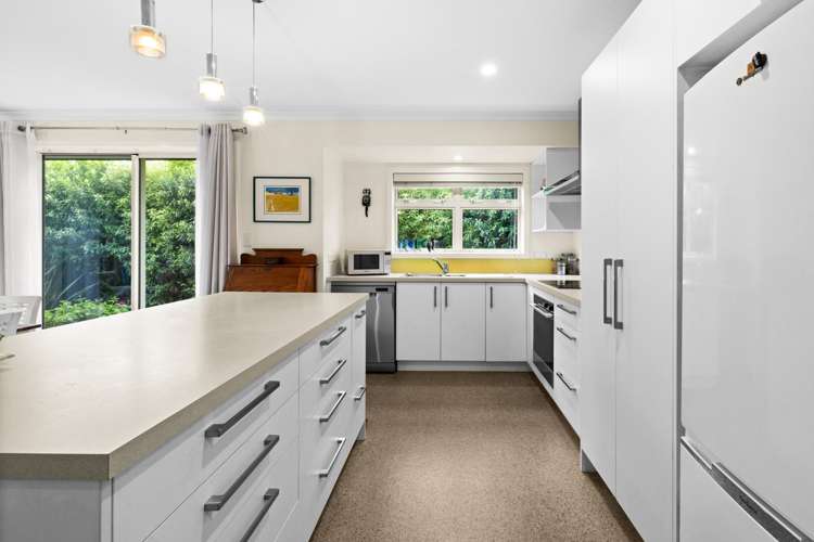 4a Read Crescent Clive_4