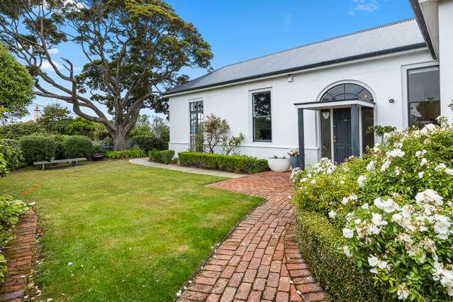 Iconic Dunedin Residence