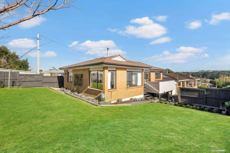 2/42 Howard Road Northcote_2