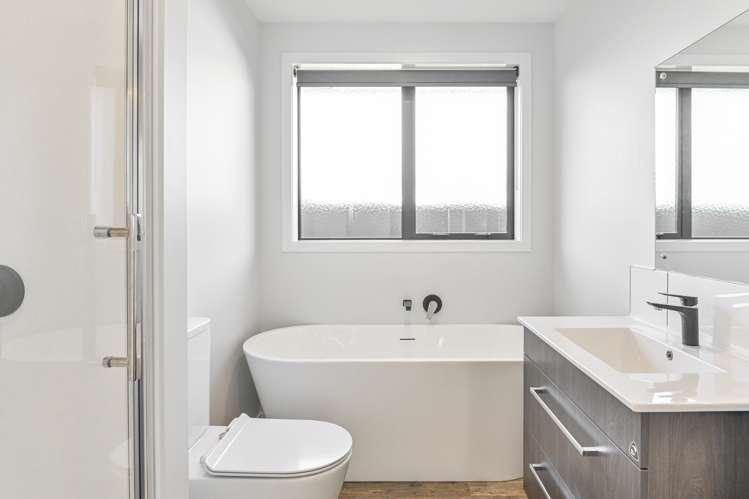 708a Queen Street West Saint Leonards_7