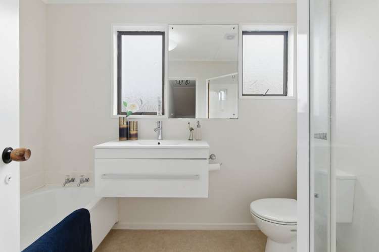 2/14 Galloway Crescent Farm Cove_17