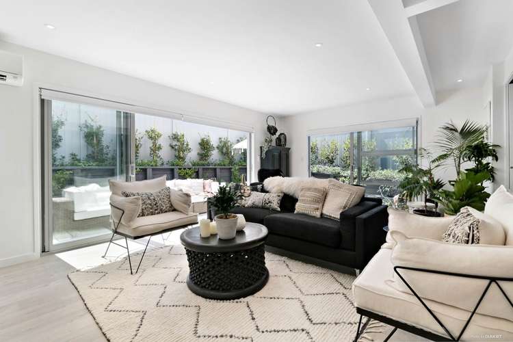 2/4 Huka Road Birkenhead_5