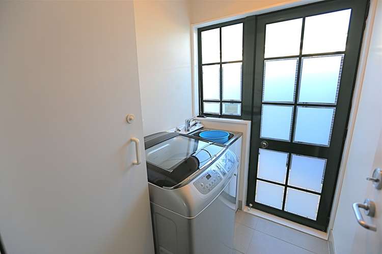 1/105 Beach Road Mellons Bay_14