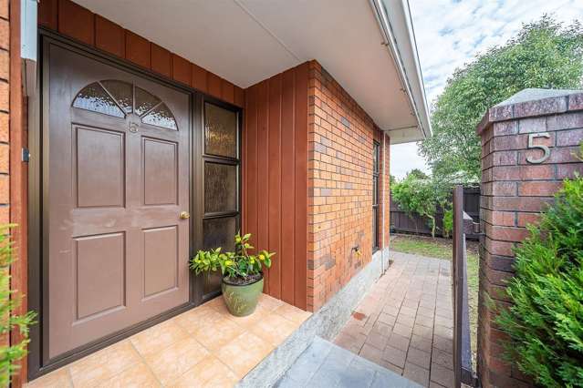 5 California Drive Totara Park_1