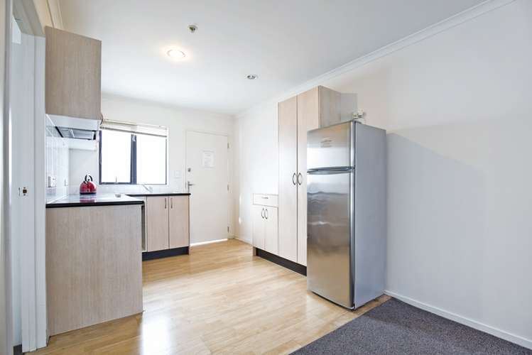 B713/176 Broadway Newmarket_2